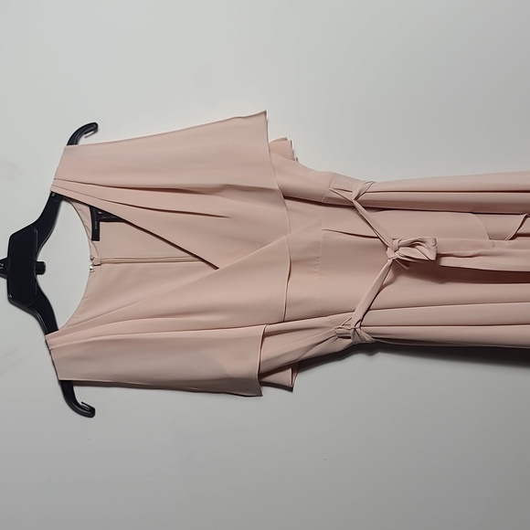 BCBGMAXAZRIA NWT Slit Sleeve Overlay Gown in Bare Pink Size 10 - Picture 9 of 16